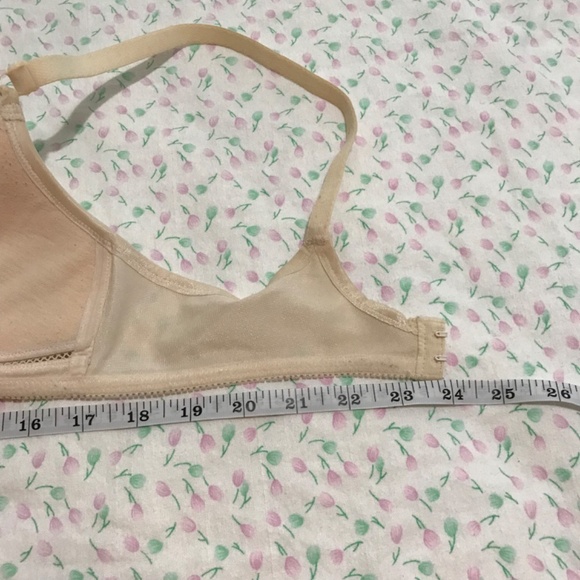 Vintage Triumph Unwired Bra 32A Cream Round Pointy Cup Shaped - Picture 10 of 12